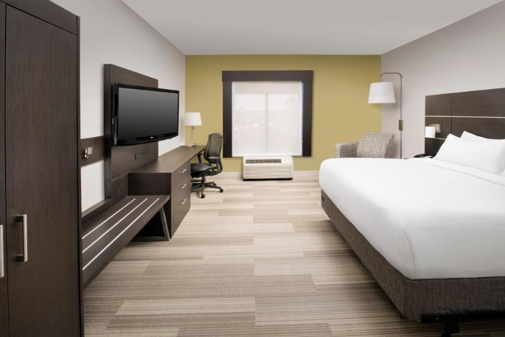 Holiday Inn Express Knoxville-Strawberry Plains, an IHG Hotel