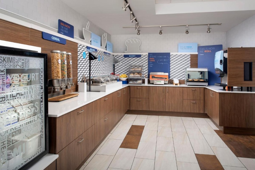 Holiday Inn Express Knoxville-Strawberry Plains, an IHG Hotel Image 12