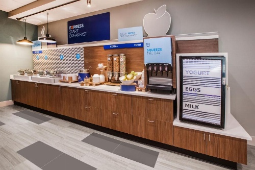 Holiday Inn Express Knoxville-Strawberry Plains, an IHG Hotel image 13