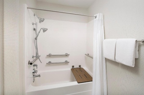 Holiday Inn Express Knoxville-Strawberry Plains, an IHG Hotel image 22