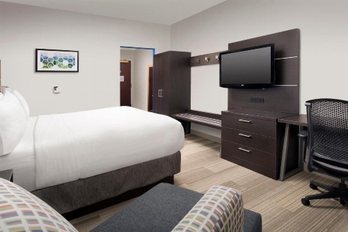 Holiday Inn Express Knoxville-Strawberry Plains, an IHG Hotel image 33